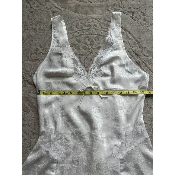 Vintage Women's Ivory Floral Satin Lace Nightgown Slip Dress – Size S/M - Picture 3 of 6